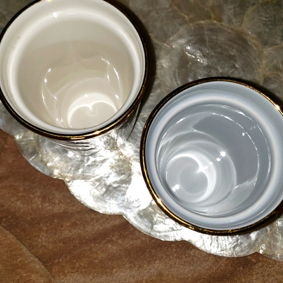 Starbucks | 2 tall coffee mugs. - Picture 6 of 8